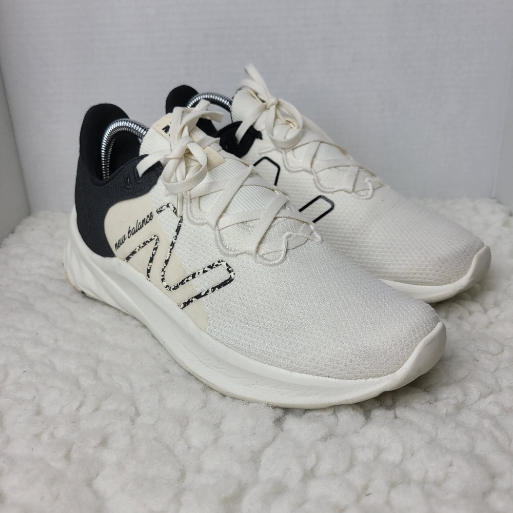 New Balance  FF Roav V2 WROAVMW2 White Womens Size 9.5  Running Shoes Sneakers